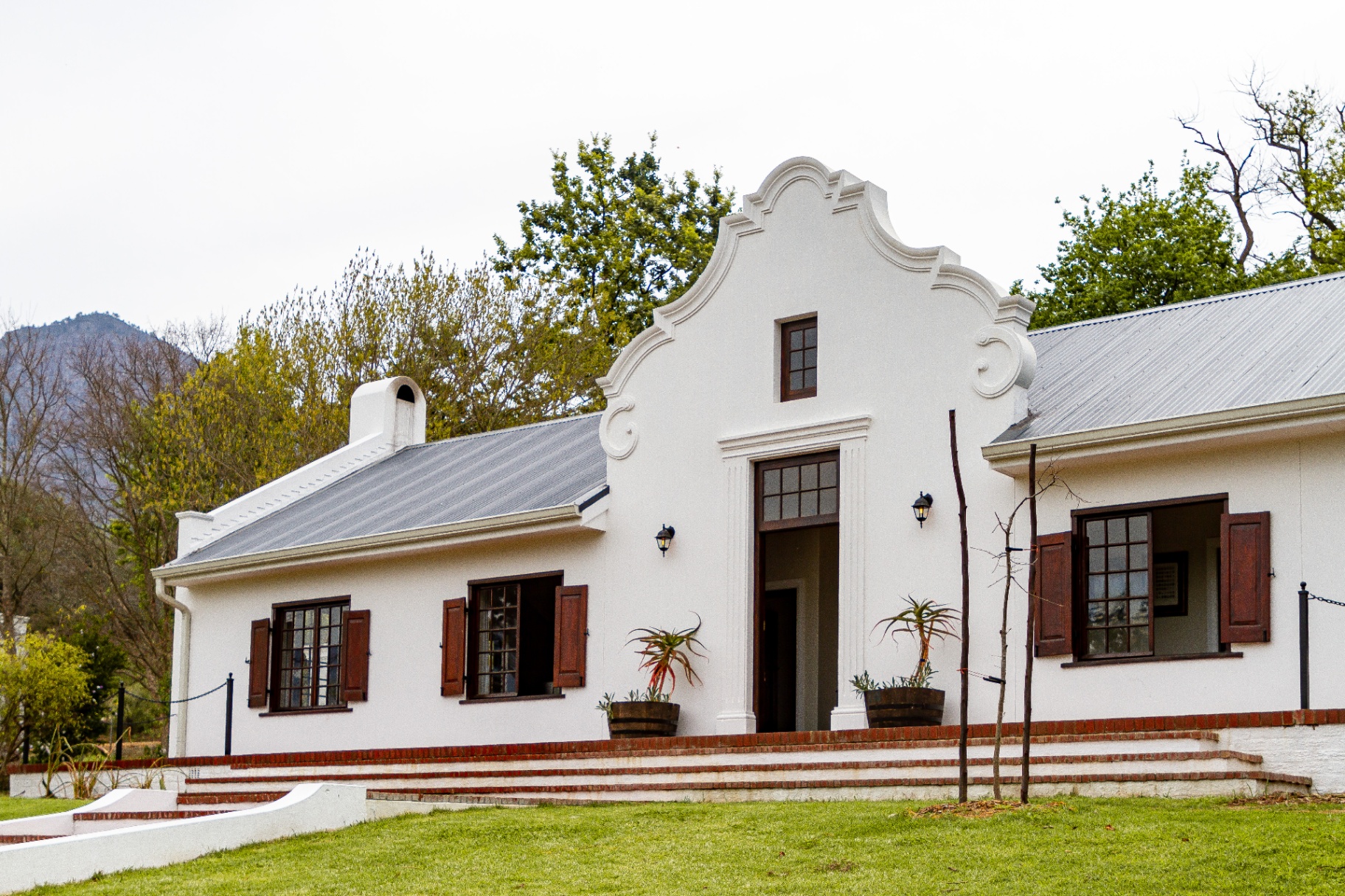 Merle Manor House front facade with Cape Dutch gable