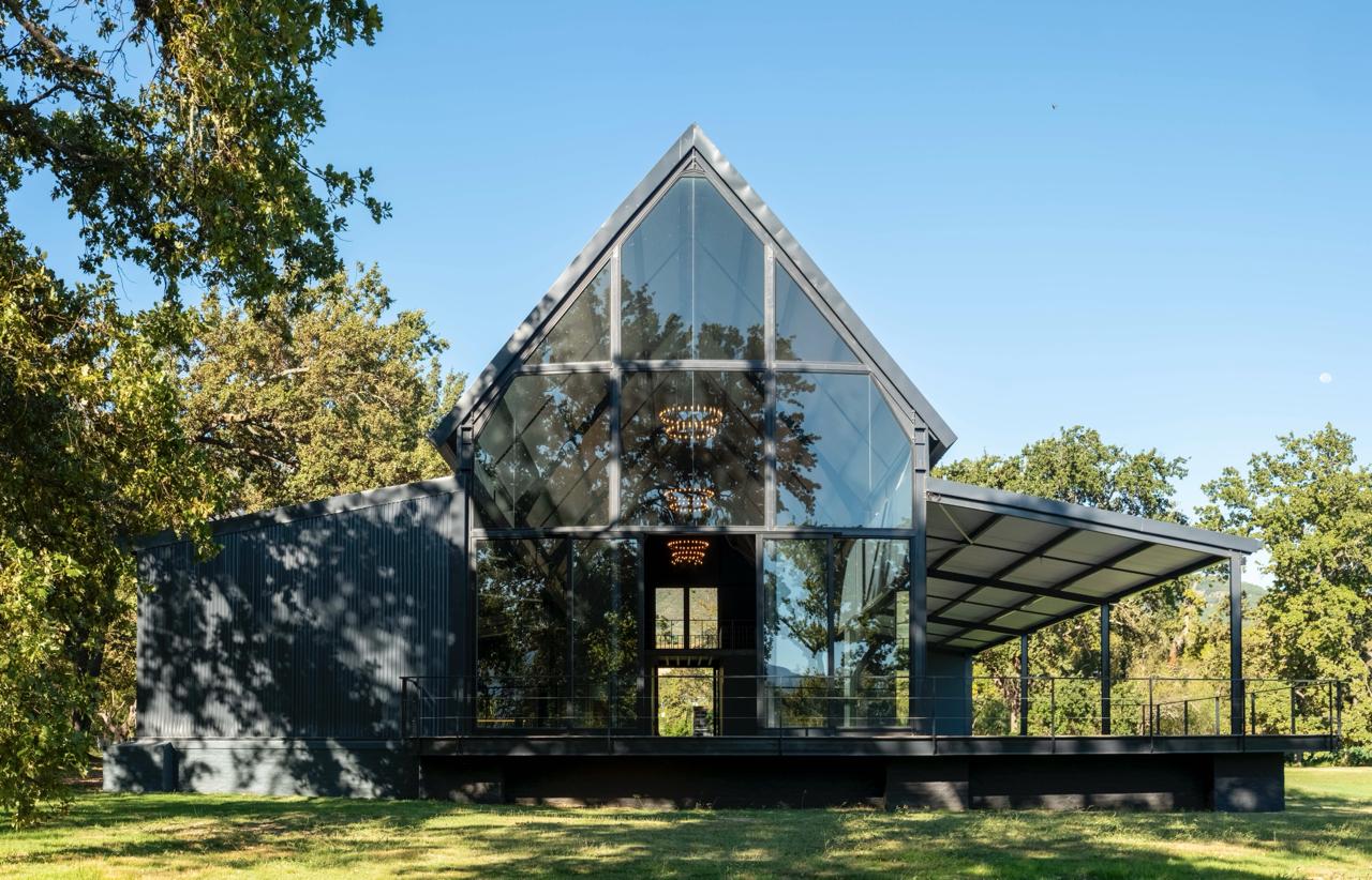 The Grand Venue glass-and-steel pavilion at Plaisir